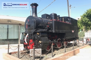 Il restauro posticcio della locomotiva R307 012