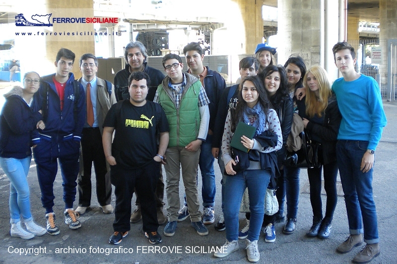 20140521 - Gli alunni del Liceo Alessandro Volta di Reggio Calabria interessati alla mobilità nell'area dello Stretto - DSCN1816 copia