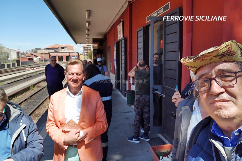 Michael Portillo di Trans Europe Express sulla Ferrovia Circumetnea