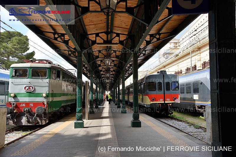 Due treni d’epoca ad Agrigento Centrale