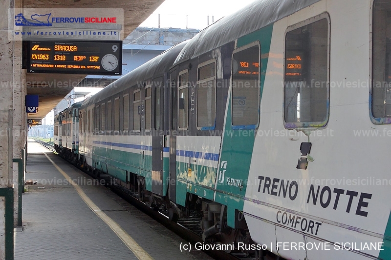 Persistono i ritardi in partenza del treno ICN 1963 Milano-Siracusa/Palermo